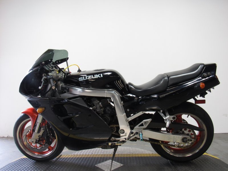 used-1994-suzuki-gsxr750-for-sale-michigan-u4795-2.JPG