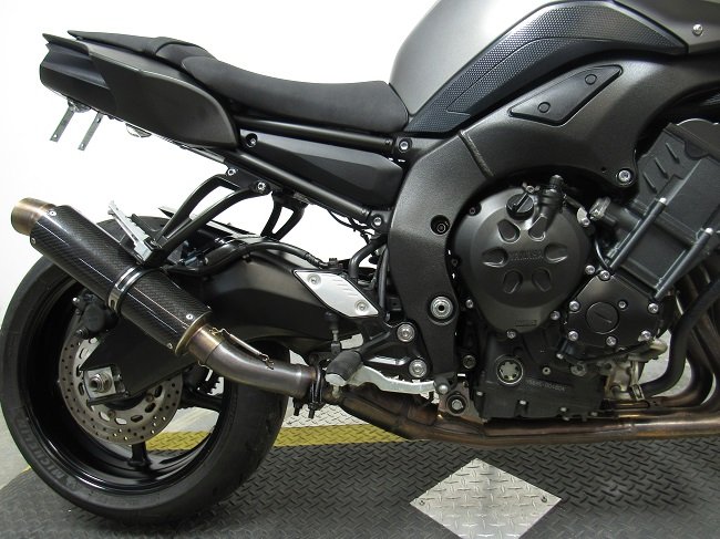 2013-yamaha-fz8-u4837-engine.JPG