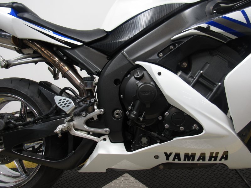 used-2006-Yamaha-YZFR1-for-sale-in-michigan-U4835-3.JPG