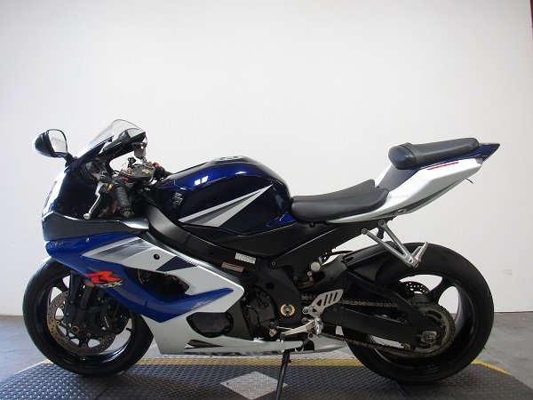 Used-2005-Suzuki-GSXR1000-U4921-for-sale-in-Michigan-2.JPG