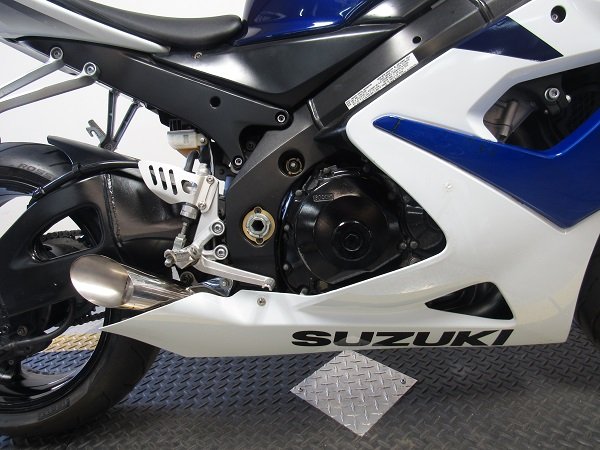 Used-2005-Suzuki-GSXR1000-U4921-for-sale-in-Michigan-engine.JPG