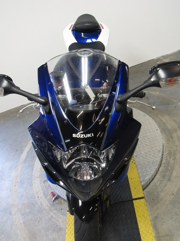 Used-2005-Suzuki-GSXR1000-U4921-for-sale-in-Michigan-front-2.JPG