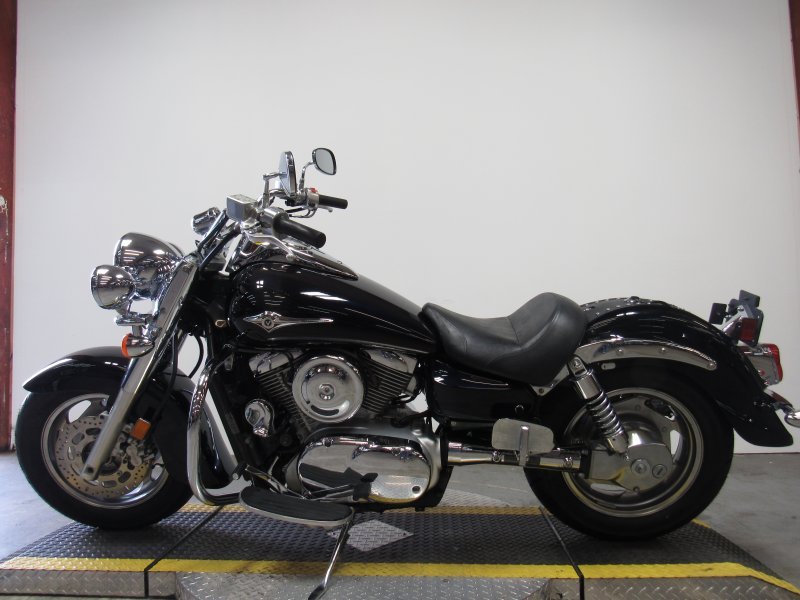 Used-2004-Kawasaki-VN1600-for-sale-in-Michigan-U4784-3.JPG