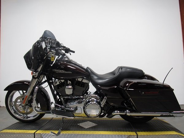 used-2014-harley-street-glide-special-flhxs-u5027-for-sale-in-michigan-2.JPG