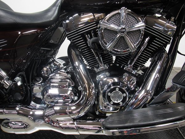 used-2014-harley-street-glide-special-flhxs-u5027-for-sale-in-michigan-engine.JPG