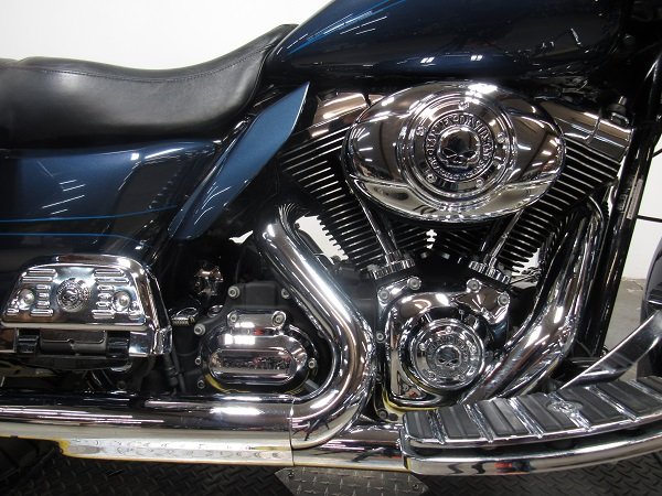 used-2009-harley-road-glide-fltr-u4989-for-sale-in-michigan-engine.JPG