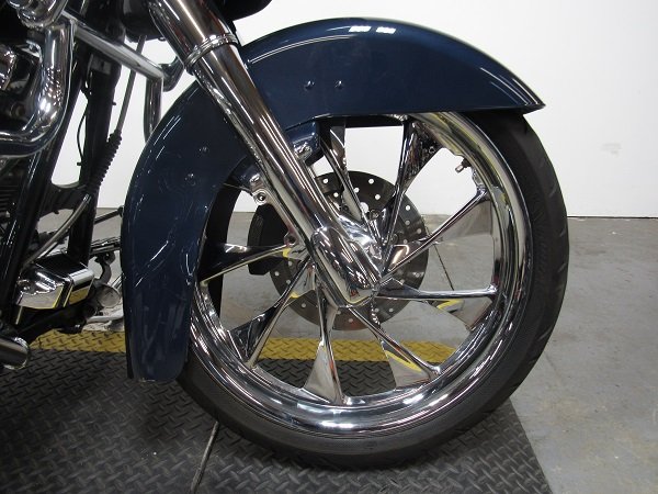 used-2009-harley-road-glide-fltr-u4989-for-sale-in-michigan-wheel.JPG