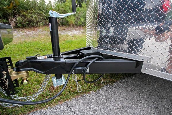 arising-industries-trailer-hitch-connection.jpg